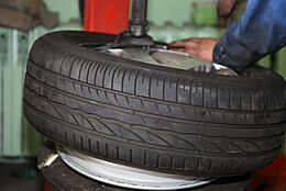 タイヤおよびホイール交換業務の最適化