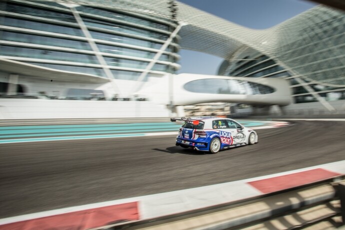 Luca Engstler beim TCR Middle East Rennen in Dubai